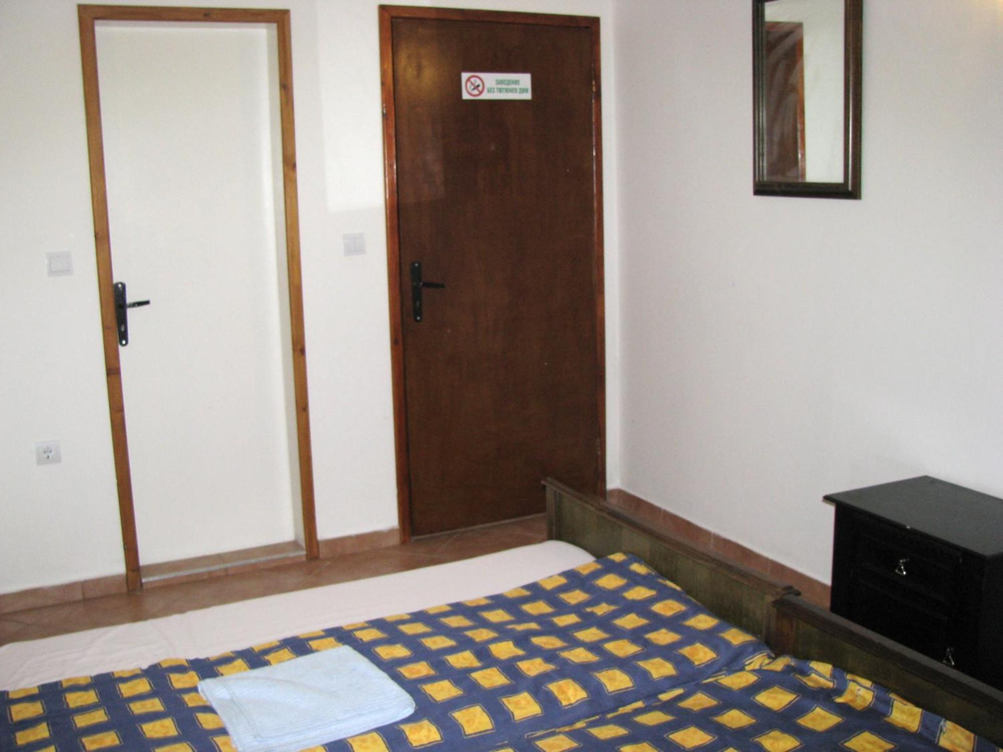 Guest House Familia Samovodene Экстерьер фото