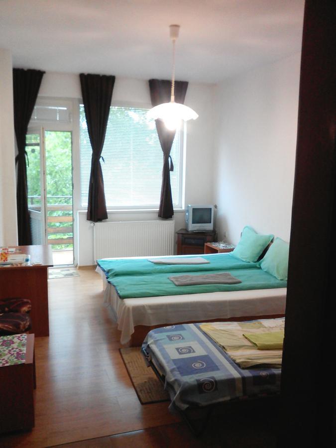 Guest House Familia Samovodene Экстерьер фото